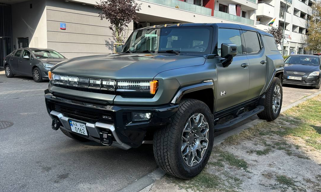 Hummer EV w Warszawie